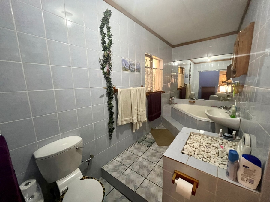 8 Bedroom Property for Sale in Baillie Park North West